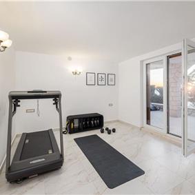 5 bedroom beachfront villa with pool on Ciova Island, Trogir, sleeps 12
